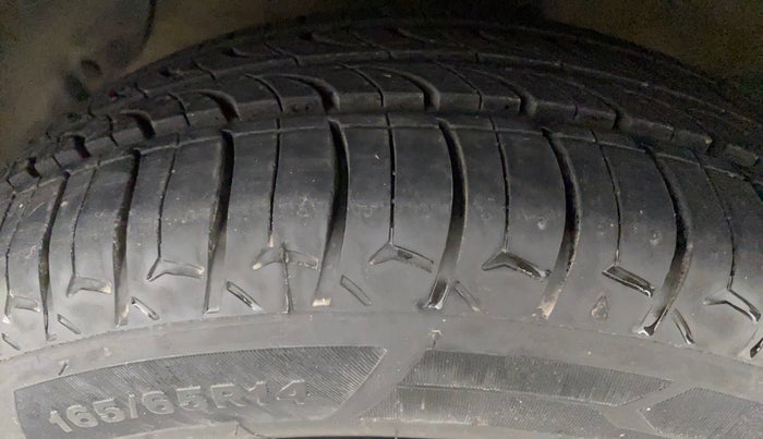 2017 Hyundai Grand i10 SPORTZ (O) AT 1.2 KAPPA VTVT, Petrol, Automatic, 76,899 km, Left Front Tyre Tread