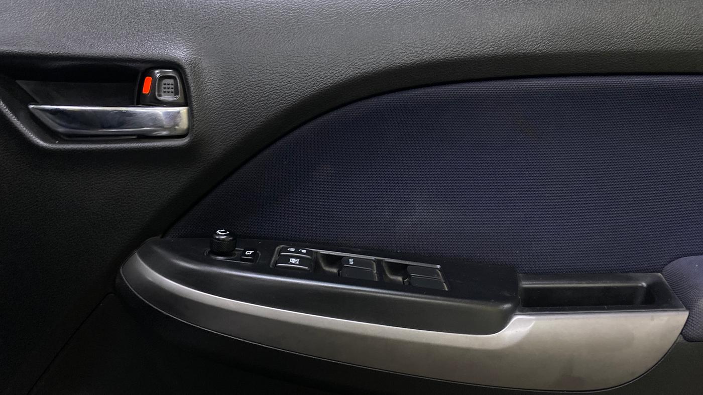 2019 Maruti Baleno DELTA PETROL 1.2, Petrol, Manual, 39,222 km, Driver Side Door Panels Control