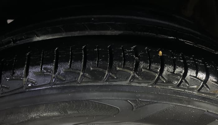 2019 Maruti Baleno DELTA PETROL 1.2, Petrol, Manual, 39,222 km, Left Front Tyre Tread