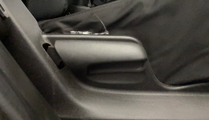 2016 Maruti Swift VXI, CNG, Manual, 94,818 km, Driver Side Adjustment Panel