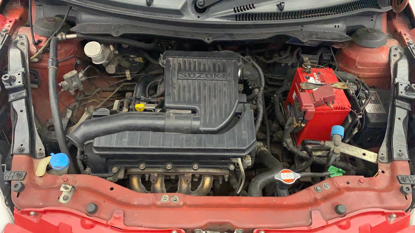 2016 Maruti Swift VXI, CNG, Manual, 94,818 km, Engine View