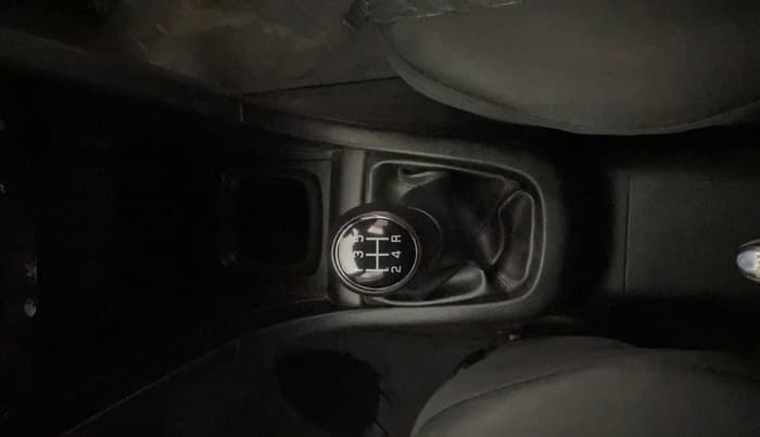 2016 Maruti Swift VXI, CNG, Manual, 94,818 km, Gear Lever
