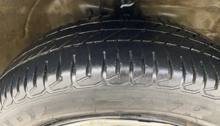 2013 Maruti Wagon R 1.0 VXI, Petrol, Manual, 79,744 km, Right Front Tyre Tread