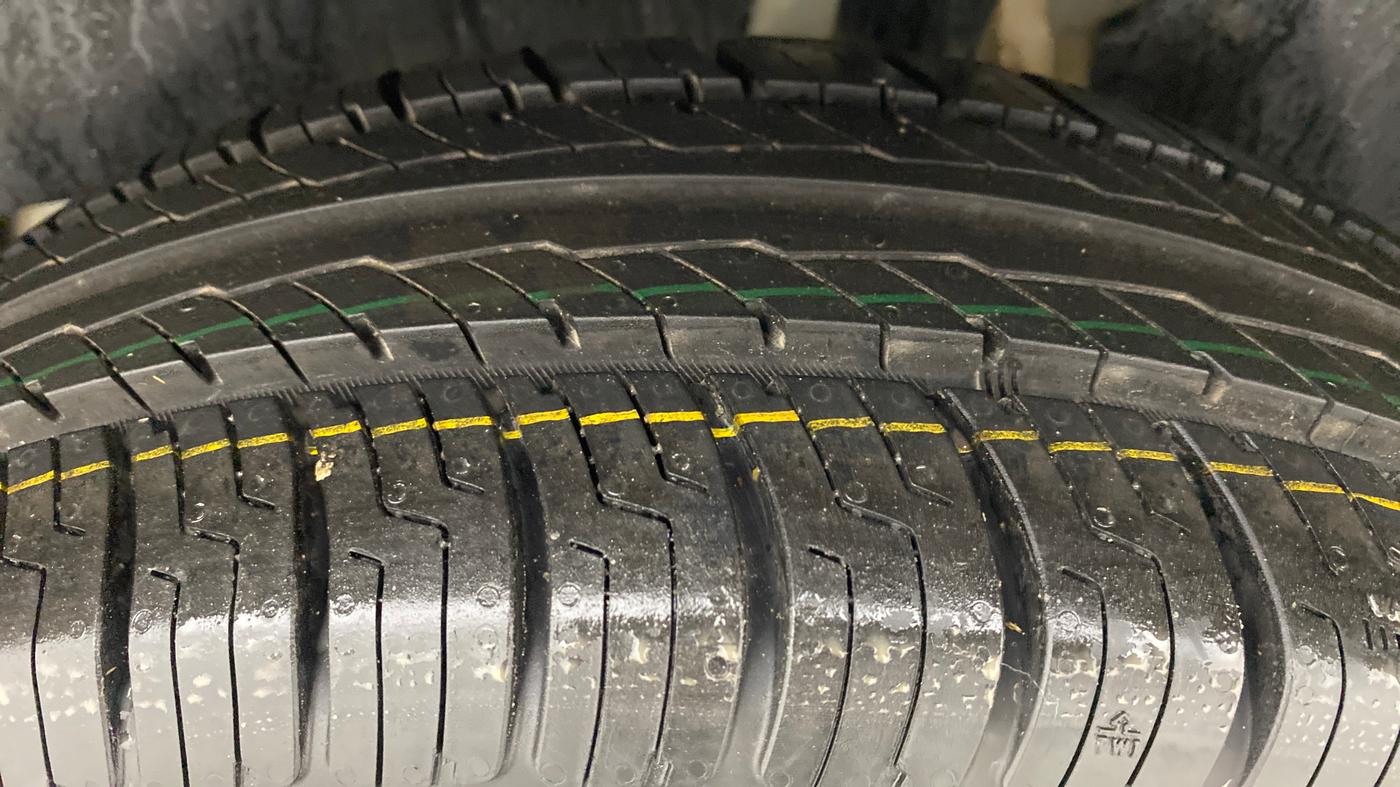 2018 Maruti Swift ZXI (AMT), Petrol, Automatic, 60,011 km, Left Rear Tyre Tread