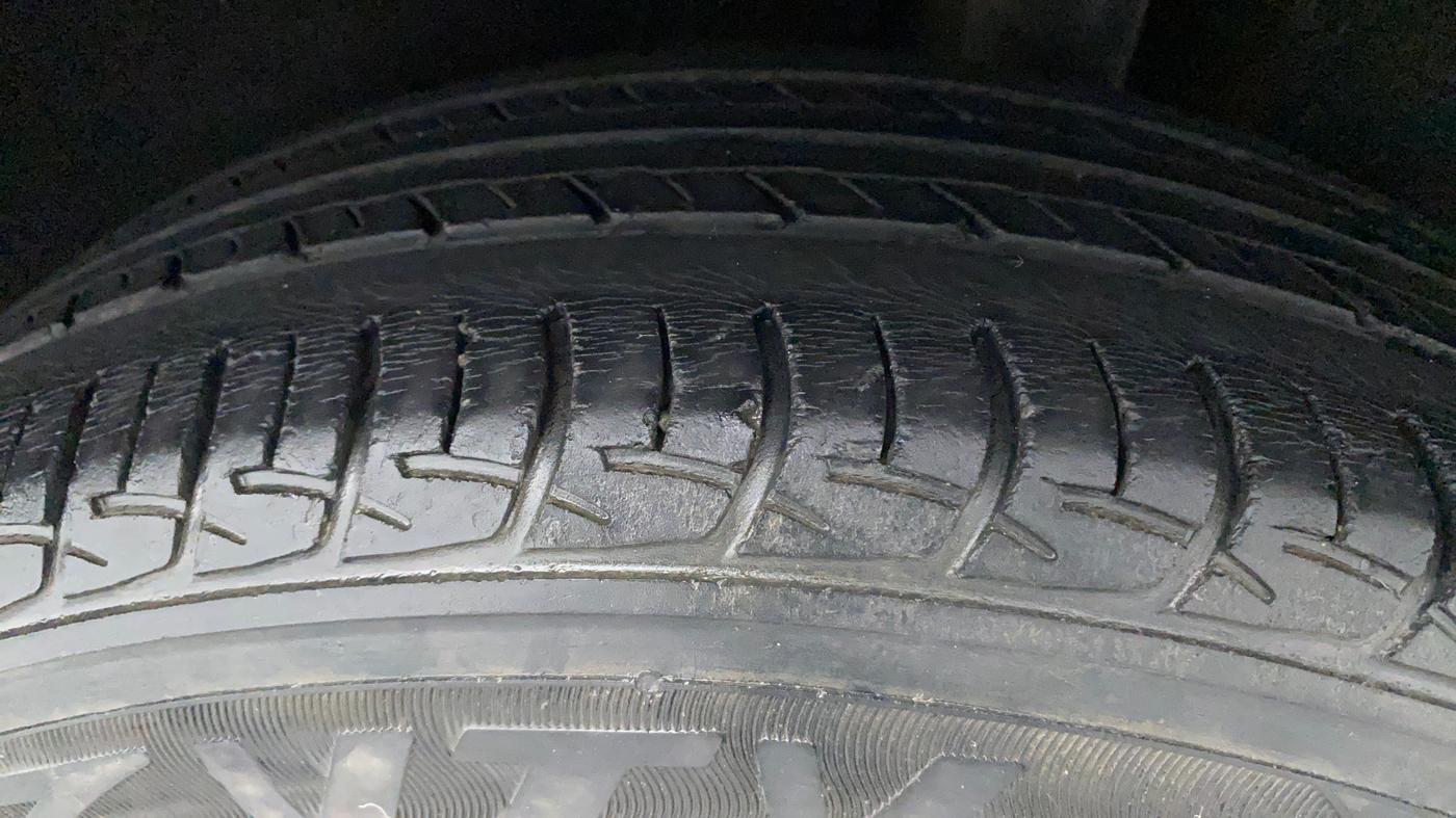 2017 Maruti Baleno DELTA PETROL 1.2, Petrol, Manual, 61,496 km, Left Rear Tyre Tread
