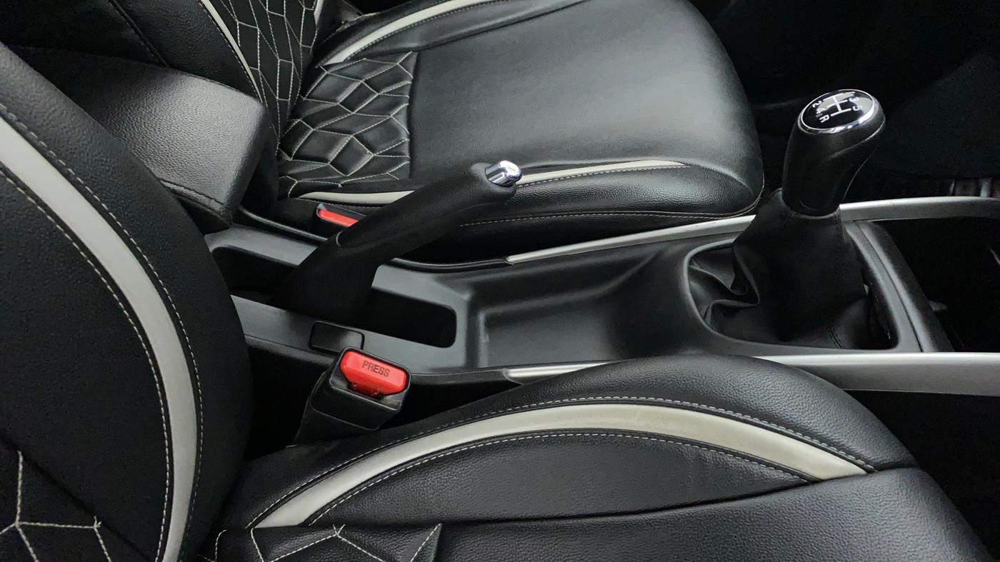 2017 Maruti Baleno DELTA PETROL 1.2, Petrol, Manual, 61,496 km, Gear Lever
