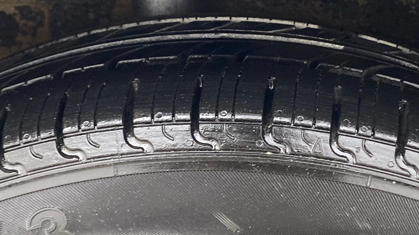 2015 Maruti Celerio VXI AMT, Petrol, Automatic, 1,15,381 km, Right Rear Tyre Tread