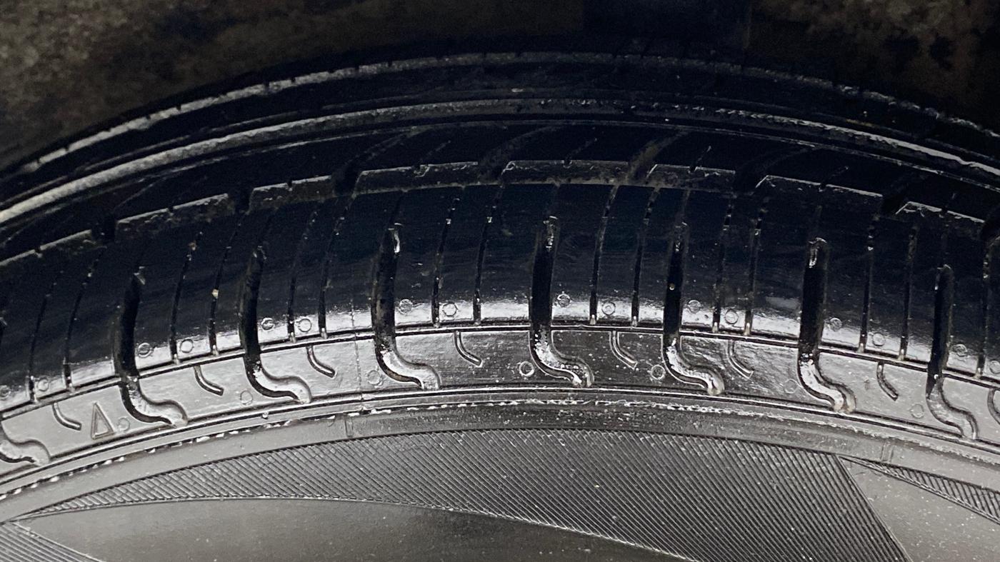 2015 Maruti Celerio VXI AMT, Petrol, Automatic, 1,15,381 km, Left Rear Tyre Tread