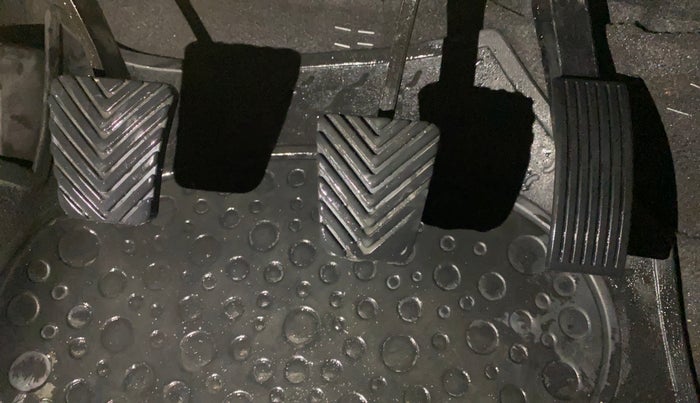 2016 Hyundai Verna 1.6 VTVT SX, Petrol, Manual, 64,510 km, Pedals