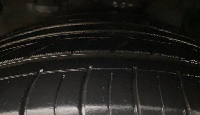 2016 Hyundai Verna 1.6 VTVT SX, Petrol, Manual, 64,510 km, Left Front Tyre Tread