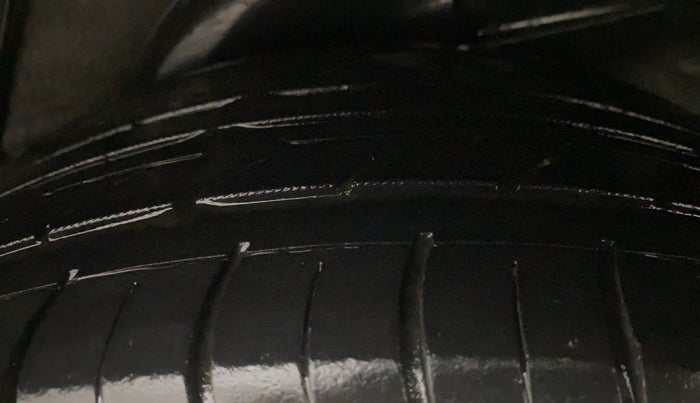 2016 Hyundai Verna 1.6 VTVT SX, Petrol, Manual, 64,510 km, Left Rear Tyre Tread