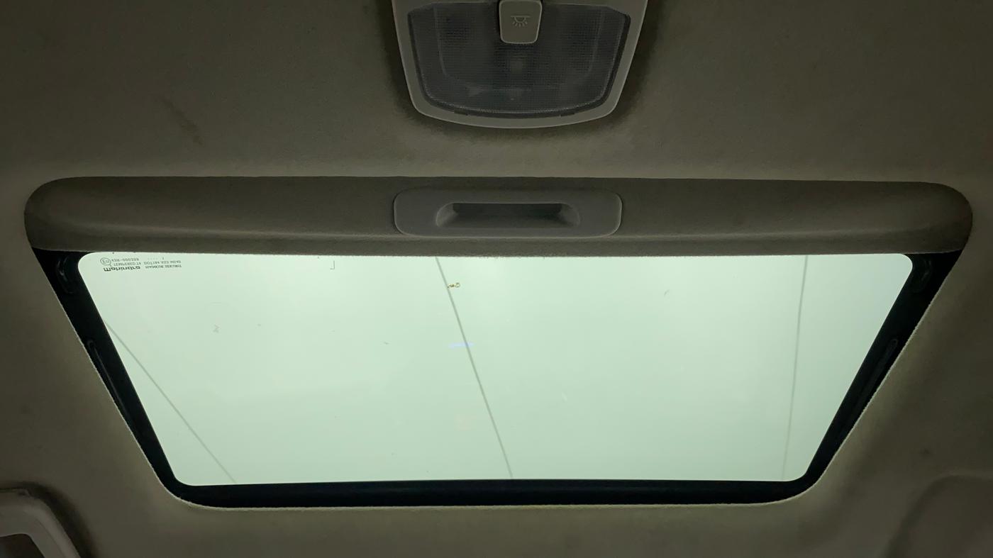 2021 Mahindra XUV300 W6 1.5 DIESEL, Diesel, Manual, 79,714 km, Moonroof/ Sunroof