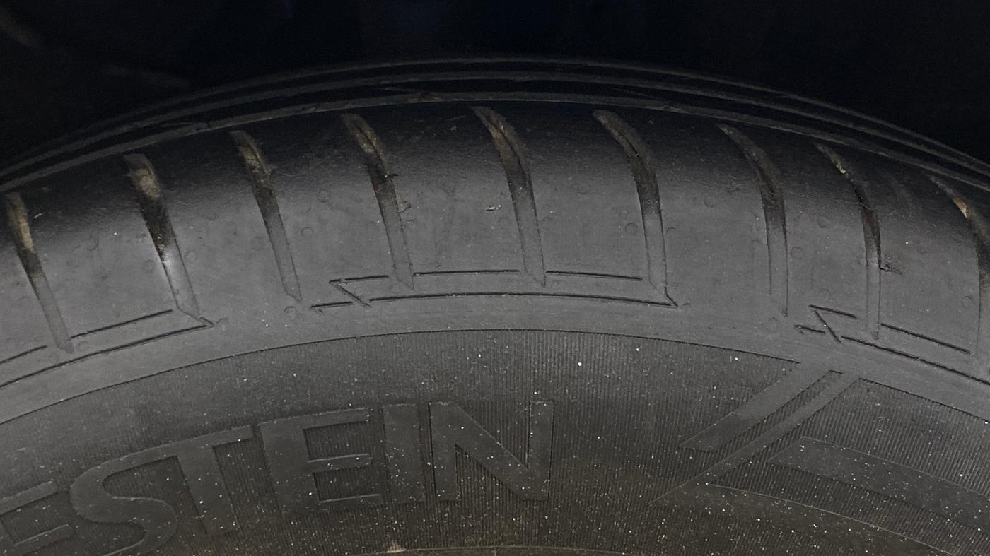 2021 KIA SELTOS HTK 1.5 PETROL, Petrol, Manual, 1,19,589 km, Right Front Tyre Tread