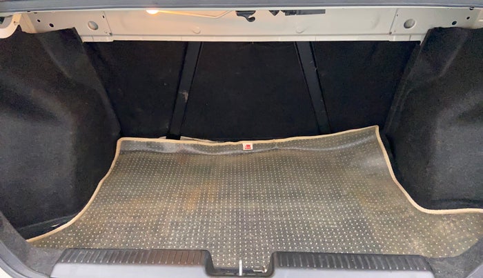 2018 Maruti Dzire ZXI, Petrol, Manual, 32,691 km, Boot Inside