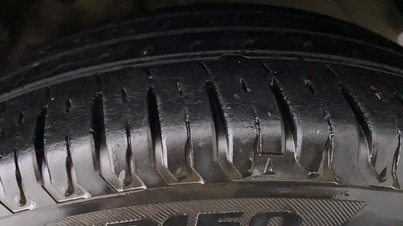2018 Maruti Dzire ZXI, Petrol, Manual, 32,691 km, Left Rear Tyre Tread