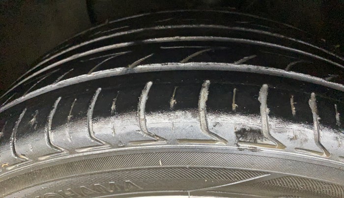 2015 Hyundai Elite i20 SPORTZ 1.2 (O), Petrol, Manual, 84,042 km, Left Front Tyre Tread