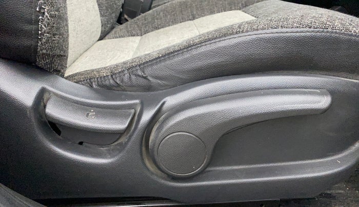 2015 Hyundai Elite i20 SPORTZ 1.2 (O), Petrol, Manual, 84,042 km, Driver Side Adjustment Panel