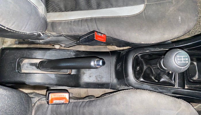 2014 Maruti Swift VXI, Petrol, Manual, 1,04,665 km, Gear Lever