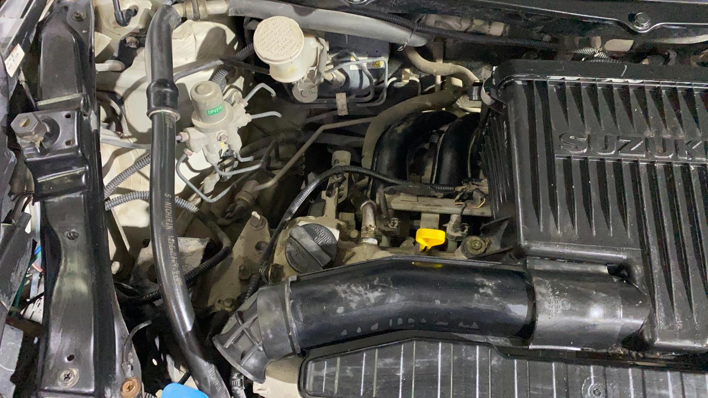 2014 Maruti Swift VXI, Petrol, Manual, 1,04,694 km, Engine View - Right