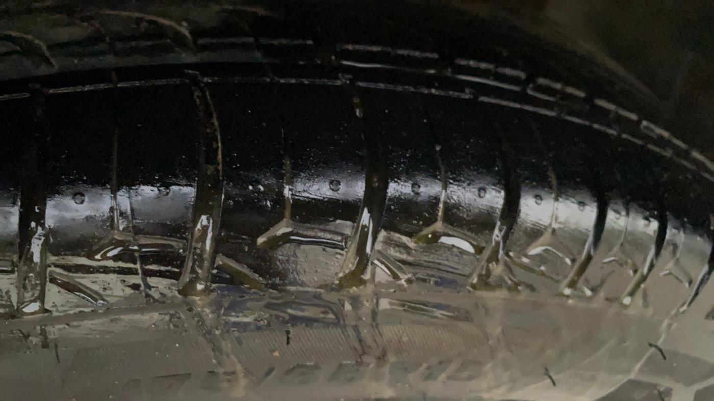 2019 Maruti IGNIS ZETA 1.2 AMT, Petrol, Automatic, 84,136 km, Right Front Tyre Tread