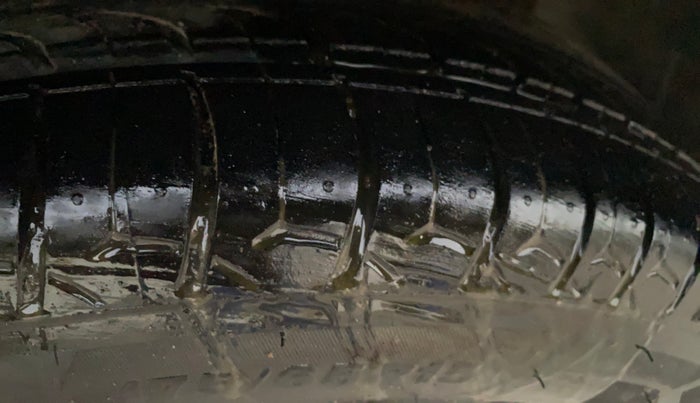 2019 Maruti IGNIS ZETA 1.2 AMT, Petrol, Automatic, 84,117 km, Right Front Tyre Tread