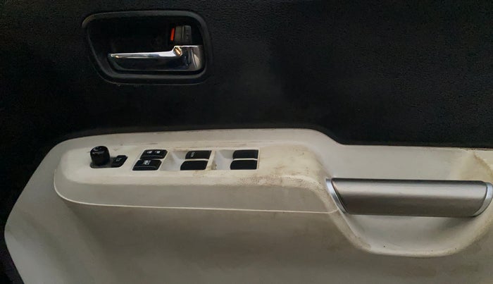 2019 Maruti IGNIS ZETA 1.2 AMT, Petrol, Automatic, 84,117 km, Driver Side Door Panels Control