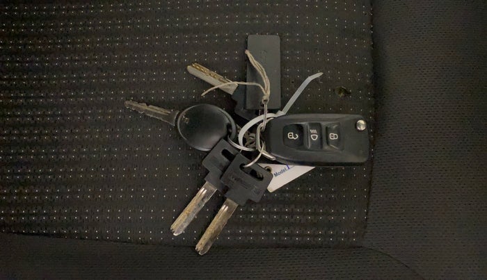 2017 Tata TIGOR XZ PETROL, Petrol, Manual, 31,205 km, Key Close Up