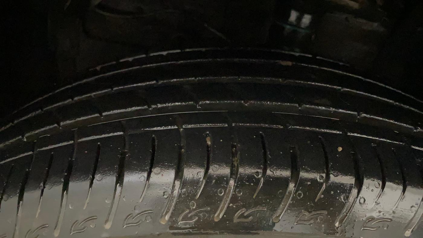 2024 Maruti BREZZA VXI, Petrol, Manual, 8,280 km, Right Front Tyre Tread