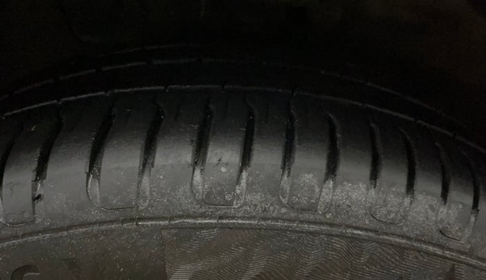 2021 Hyundai Verna SX 1.5 VTVT, Petrol, Manual, 65,210 km, Left Front Tyre Tread