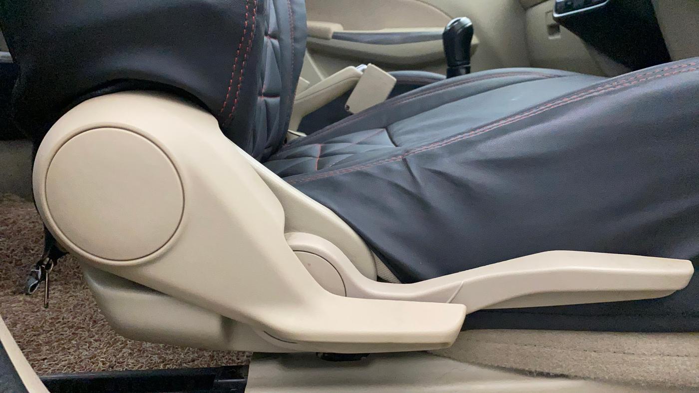2023 Maruti Dzire ZXI Plus, Petrol, Manual, 61,806 km, Driver Side Adjustment Panel