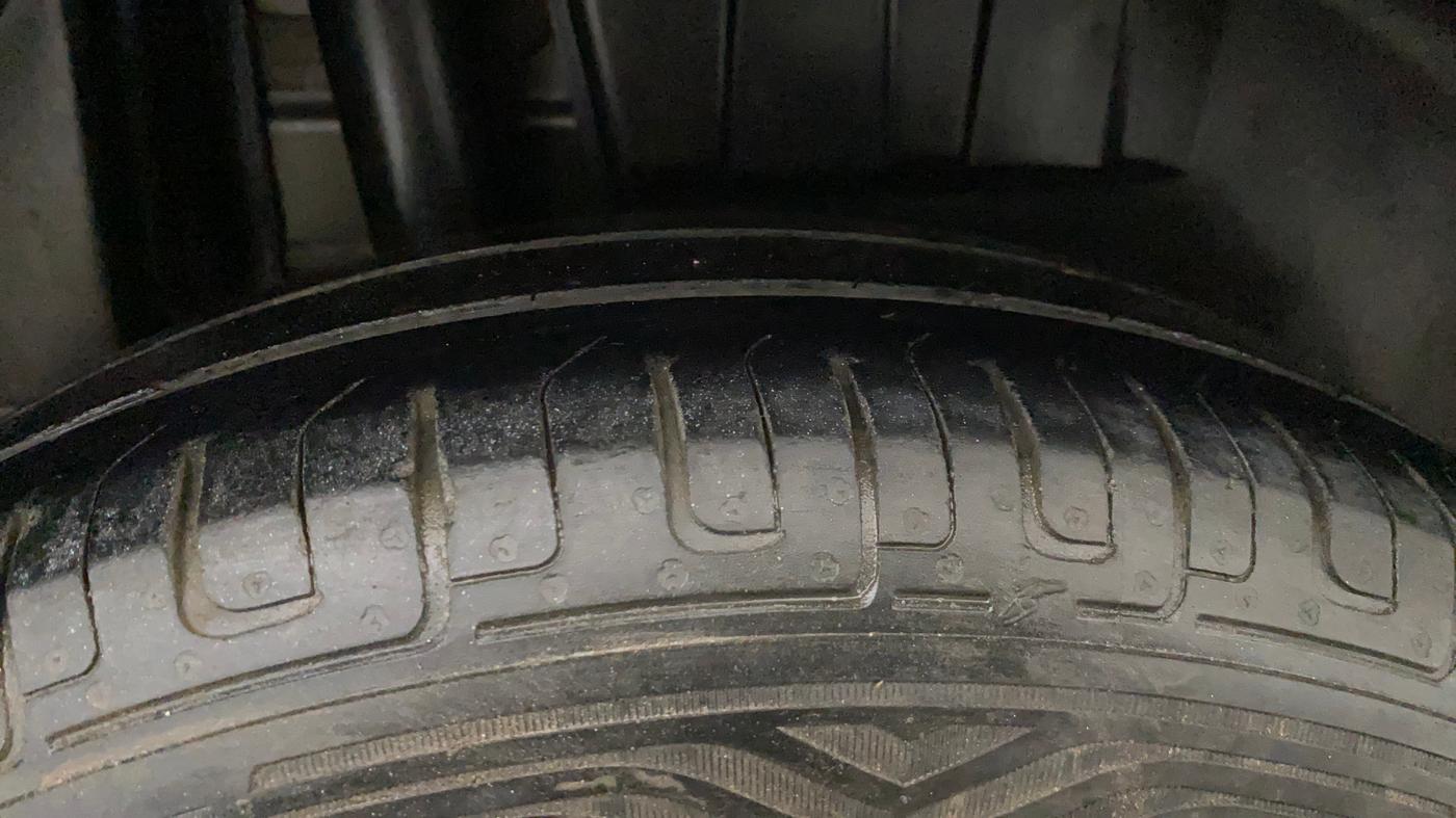 2023 Maruti Dzire ZXI Plus, Petrol, Manual, 61,806 km, Right Rear Tyre Tread