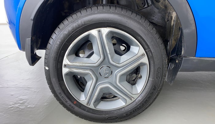 2018 Tata NEXON XT 1.2, Petrol, Manual, 32,682 km, Right Rear Wheel