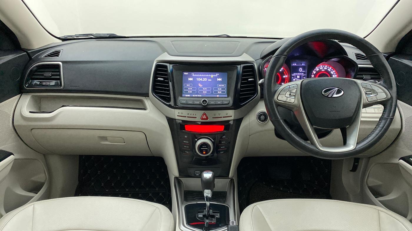2021 Mahindra XUV300 W8 (O) DIESEL  AT, Diesel, Automatic, 39,403 km, Dashboard
