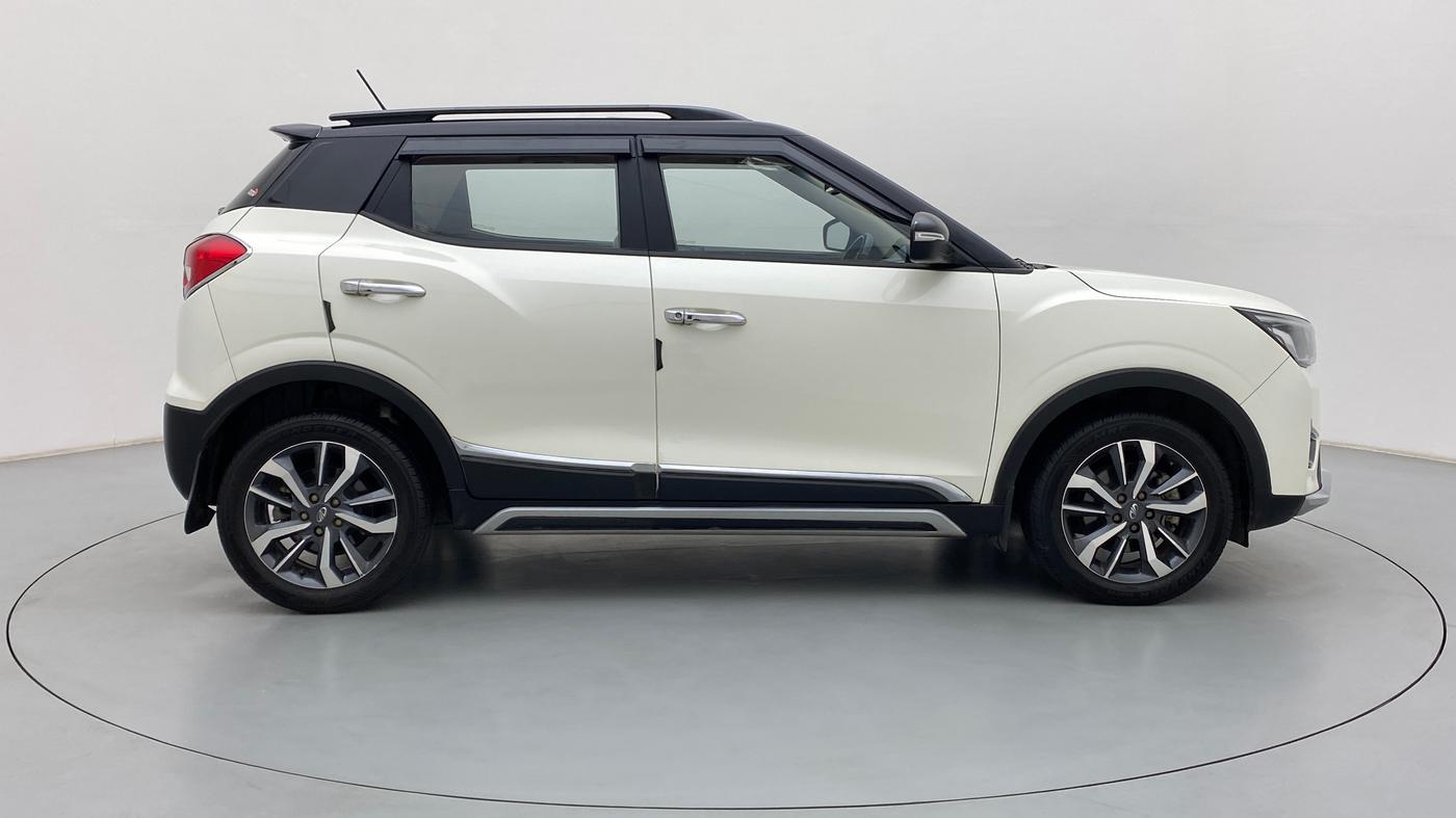 2021 Mahindra XUV300 W8 (O) DIESEL  AT, Diesel, Automatic, 39,403 km, Right Side View