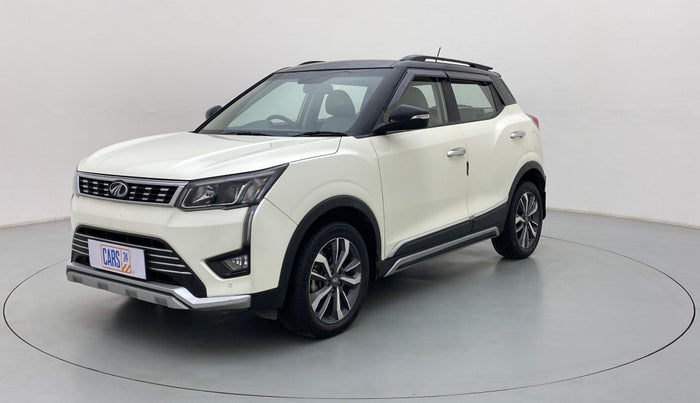 2021 Mahindra XUV300 W8 (O) DIESEL  AT, Diesel, Automatic, 39,403 km, Left Front Diagonal