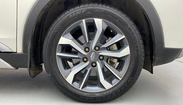 2021 Mahindra XUV300 W8 (O) DIESEL  AT, Diesel, Automatic, 39,403 km, Right Front Wheel