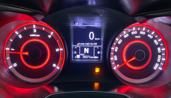 2021 Mahindra XUV300 W8 (O) DIESEL  AT, Diesel, Automatic, 39,403 km, Odometer Image
