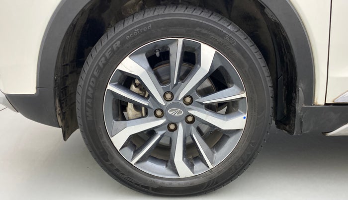 2021 Mahindra XUV300 W8 (O) DIESEL  AT, Diesel, Automatic, 39,403 km, Left Front Wheel