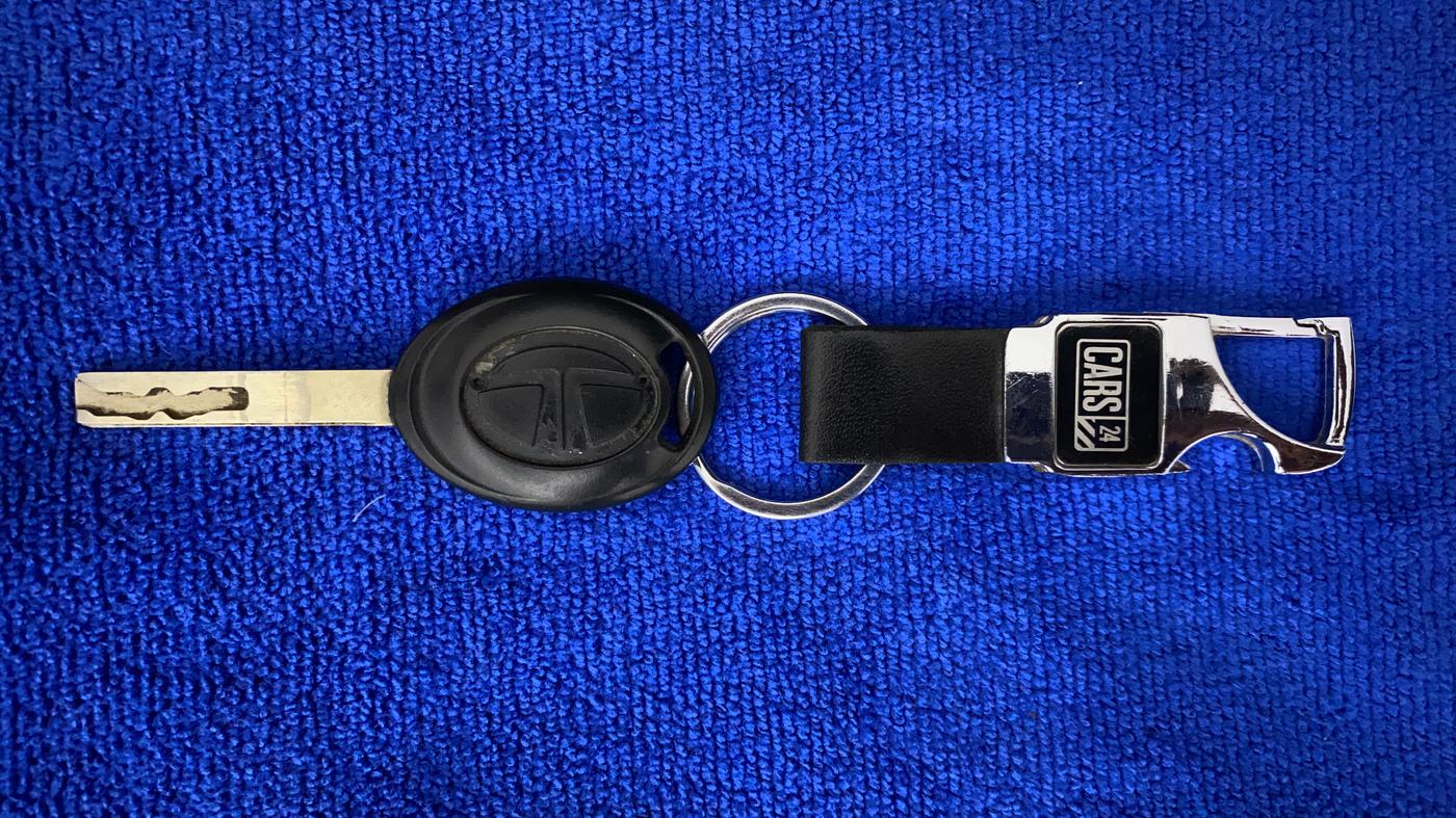 2021 Tata ALTROZ XM PETROL, Petrol, Manual, 43,540 km, Key Close Up