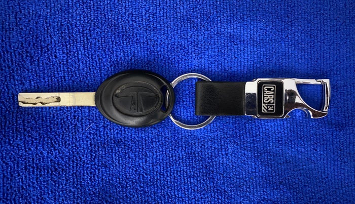 2021 Tata ALTROZ XM PETROL, Petrol, Manual, 43,540 km, Key Close Up