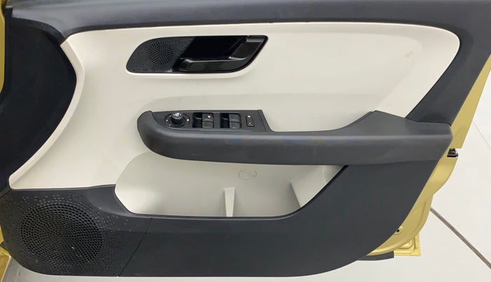 2021 Tata ALTROZ XM PETROL, Petrol, Manual, 43,540 km, Driver Side Door Panels Control