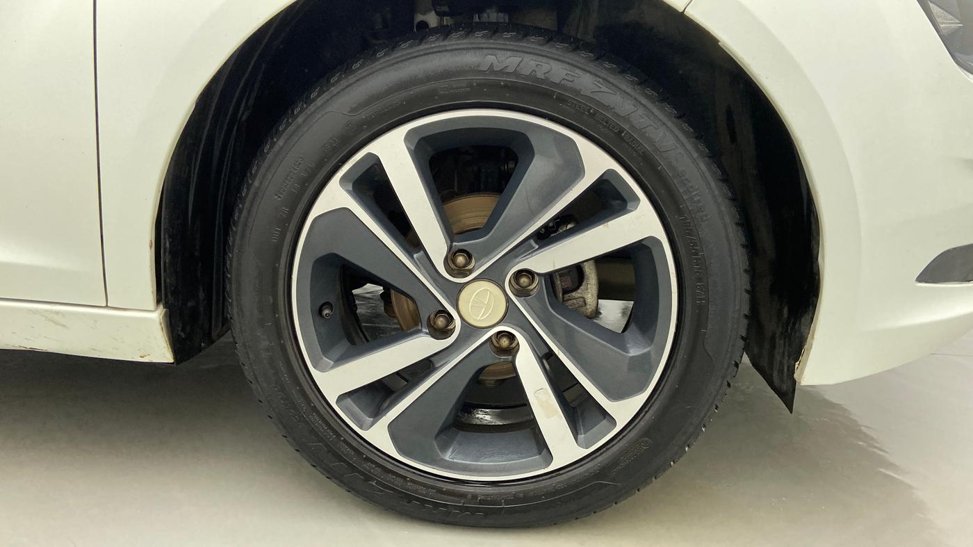 2020 Tata ALTROZ XZ 1.2, Petrol, Manual, 21,479 km, Right Front Wheel