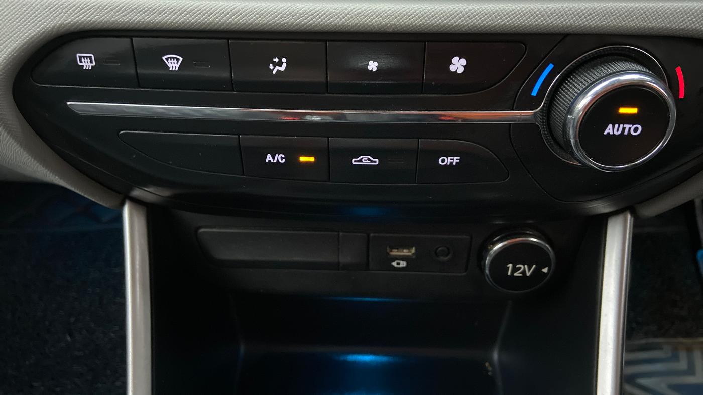 2020 Tata ALTROZ XZ 1.2, Petrol, Manual, 21,479 km, Automatic Climate Control