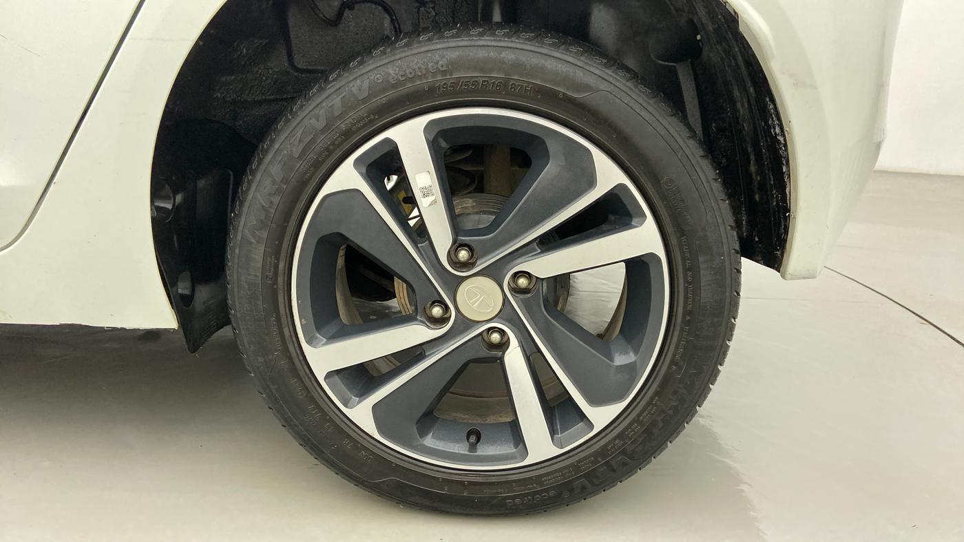 2020 Tata ALTROZ XZ 1.2, Petrol, Manual, 21,479 km, Left Rear Wheel
