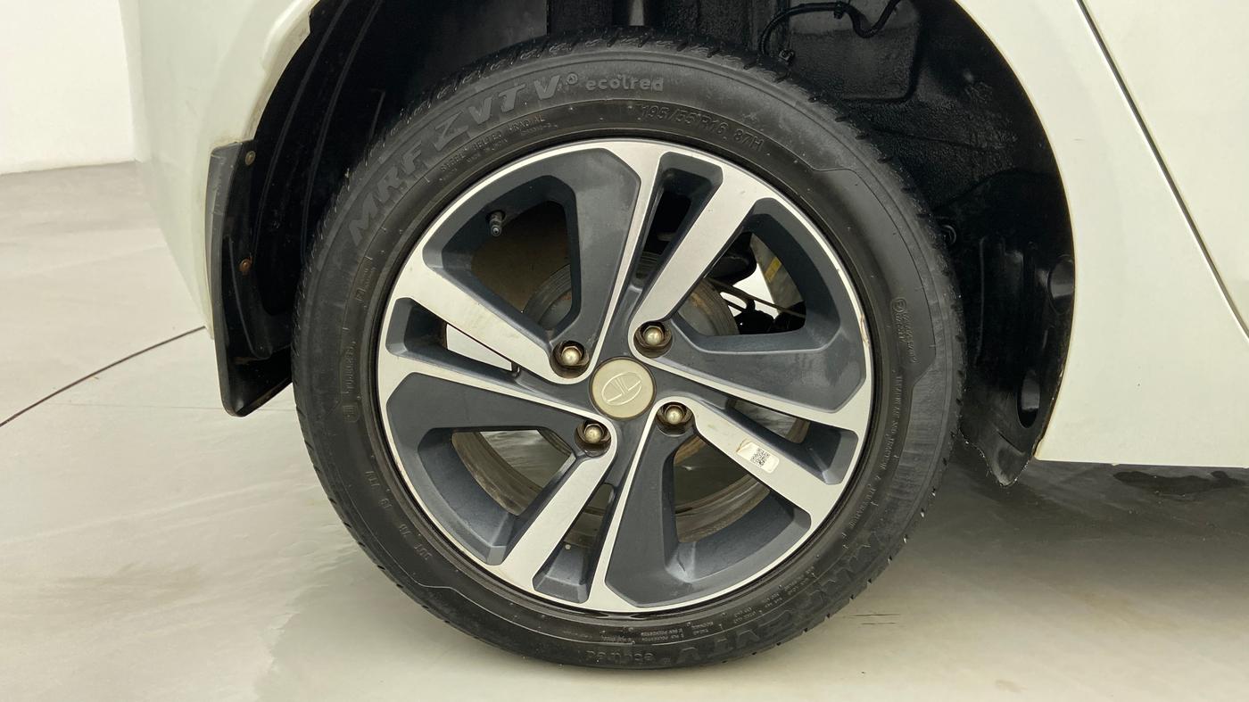 2020 Tata ALTROZ XZ 1.2, Petrol, Manual, 21,479 km, Right Rear Wheel