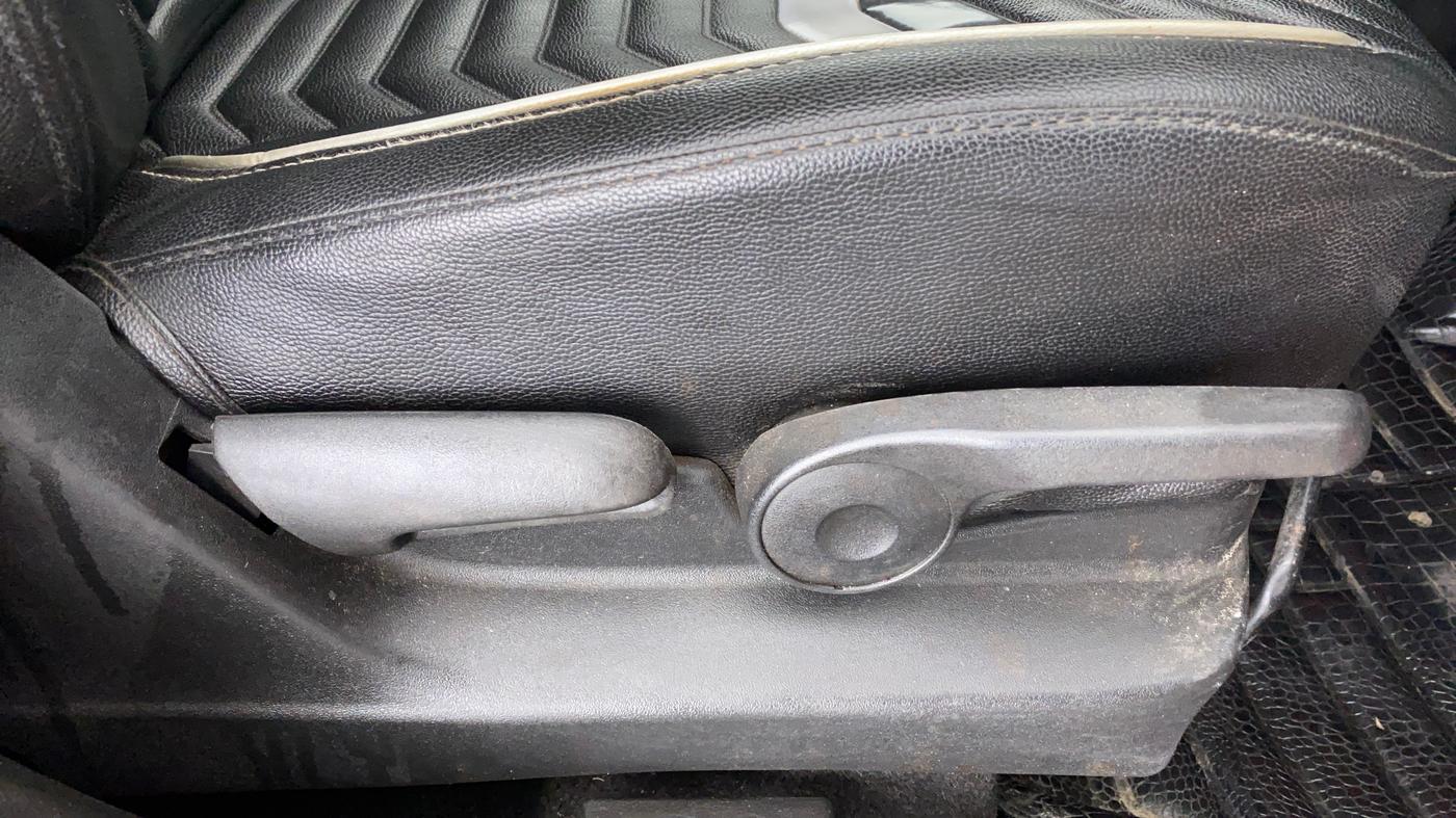 2018 Maruti Vitara Brezza ZDI, Diesel, Manual, 81,360 km, Driver Side Adjustment Panel