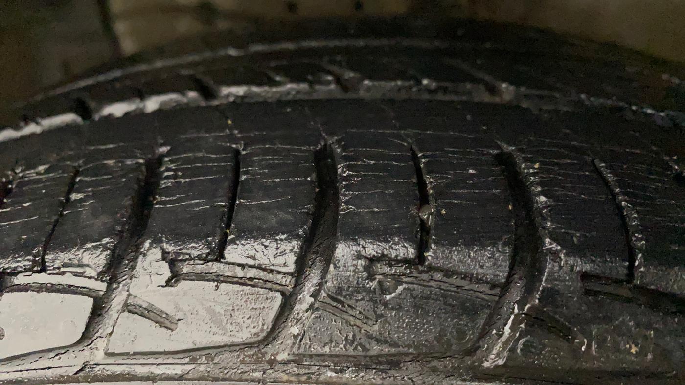 2017 Maruti Ertiga VXI CNG, CNG, Manual, 44,582 km, Left Front Tyre Tread