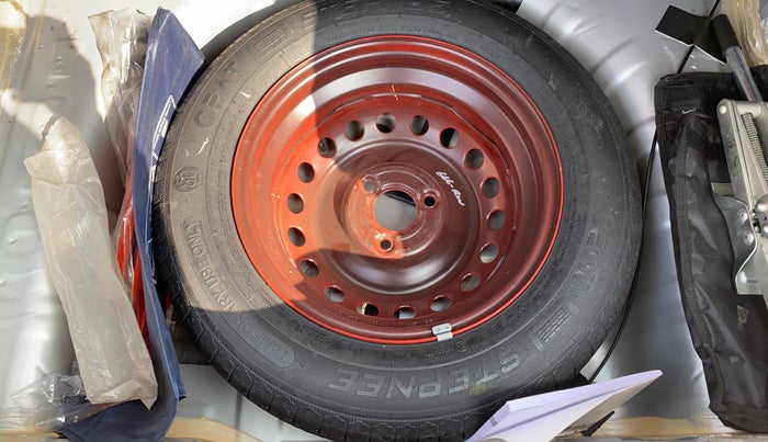 2022 Renault Kwid CLIMBER 1.0 AMT, Petrol, Automatic, 27,697 km, Spare Tyre