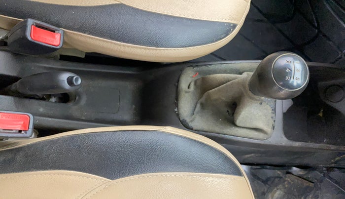 2018 Hyundai Eon D-LITE+, Petrol, Manual, 27,764 km, Gear Lever