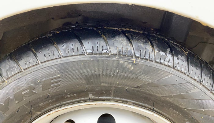 2018 Hyundai Eon D-LITE+, Petrol, Manual, 27,764 km, Left Rear Tyre Tread